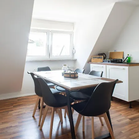 Monteur Apartment Gronau - 3 Bedrooms - 6 Beds شقة